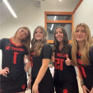 Meet your Posher, Pearl